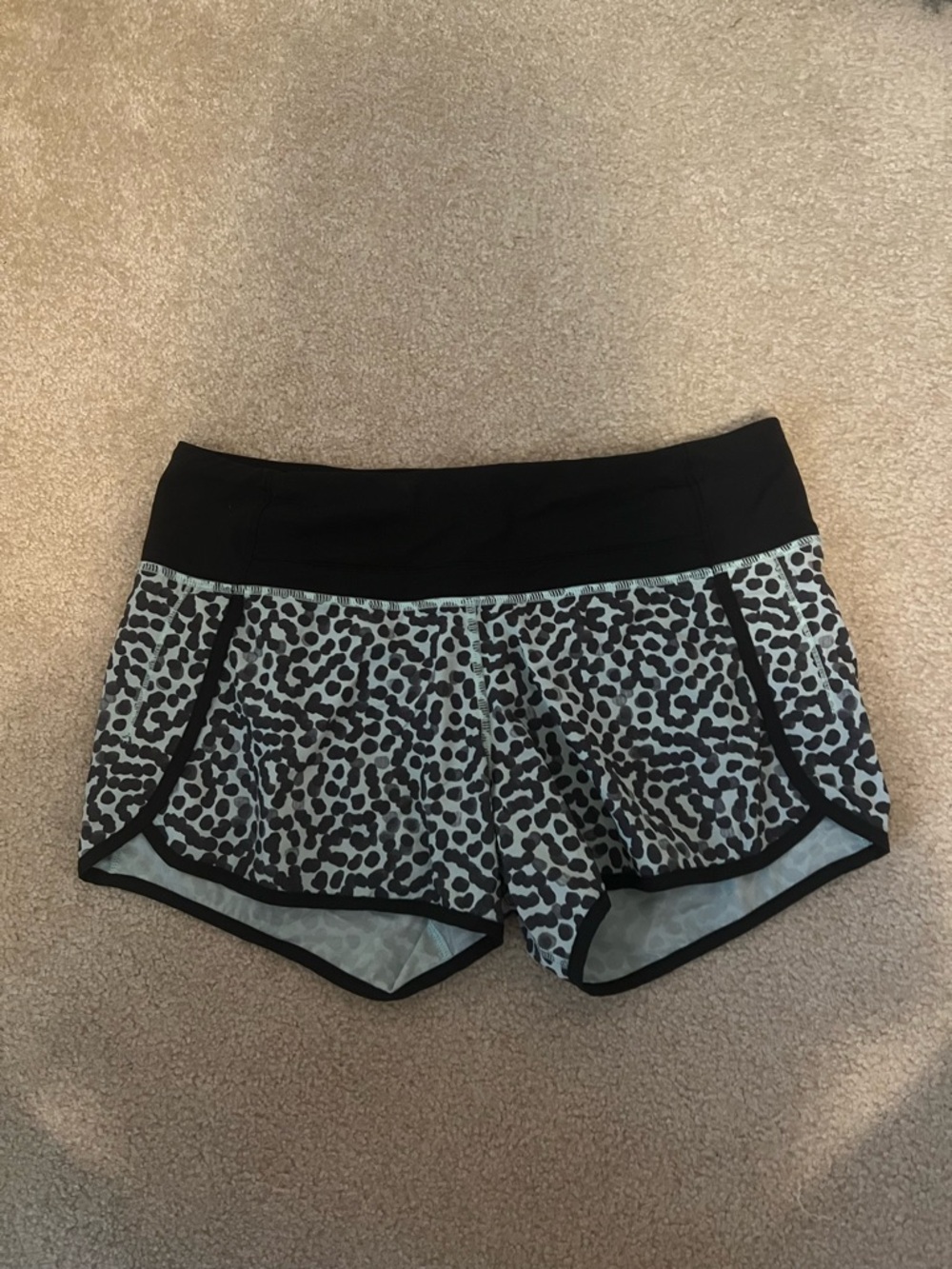 Lululemon Women’s Speed Up Shorts 4”